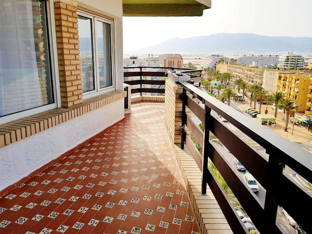 Apartamento Roquetas De Mar Urbanizacion, 2 Dormitorios, Gran Terraza Con Vista Al Mar, Wi-Fi, Parking Y Piscina Bagian luar foto